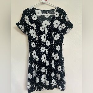 Forever 21 Black and White Floral Seasonal Collection Dress